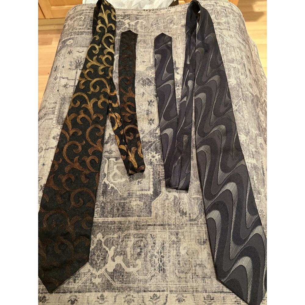 Hubert Milano Men's Designer Tie Black & Gold Woven Silk Scroll Pattern Italy